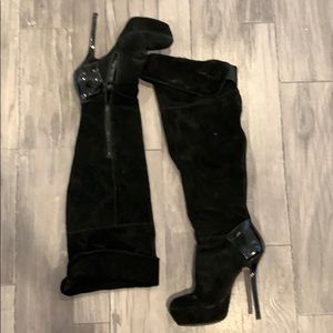 Over the knee high heel sued boots